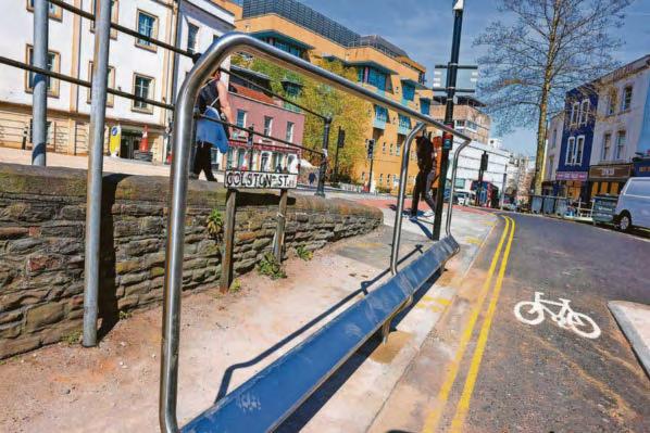 City installs its first cyclist leaning rail