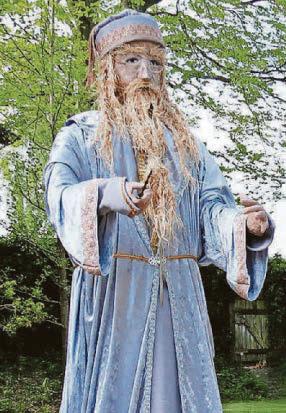 Ex-straw-dinary scarecrows