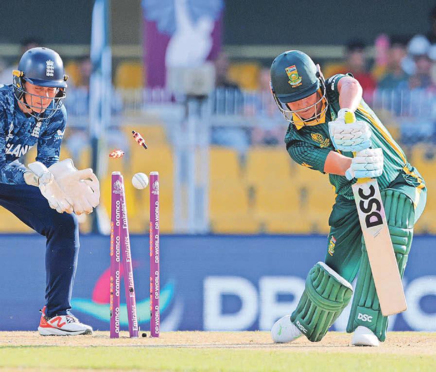 England get off to a flyer as South Africa crumble