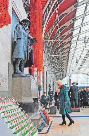 Royals fall silent with nation for Armistice Day tribute