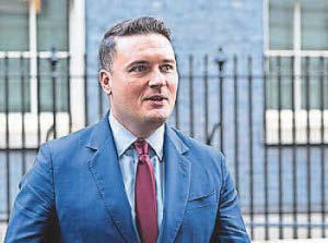 Streeting's pledge to end NHS 'corridor care' crisis