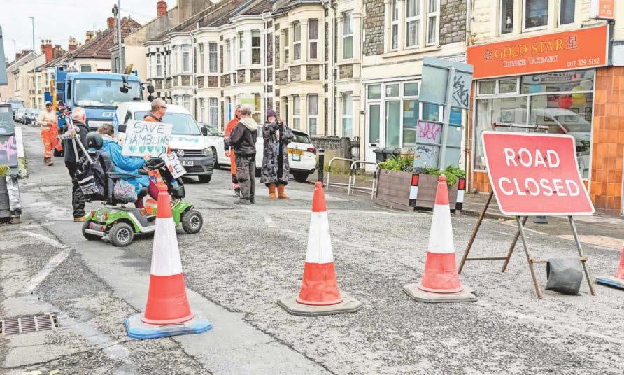 Blockade puts a stop to work on city bus gate
