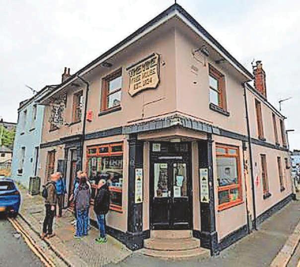 Pub renovation plan is criticised
