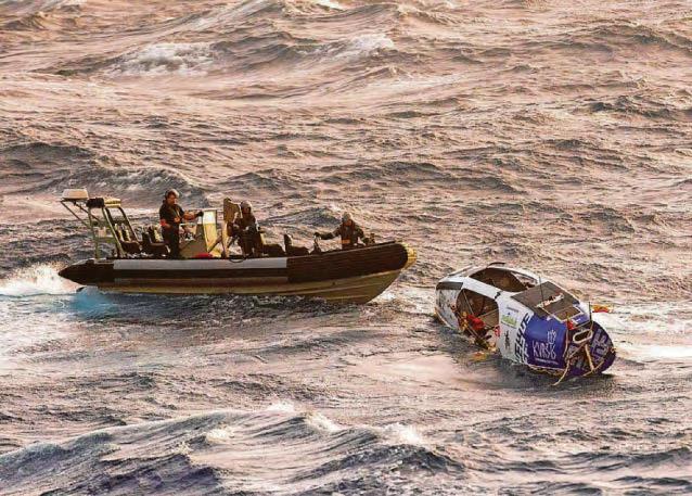Pacific solo rower is rescued