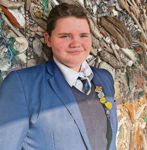Isobel wins youth service award