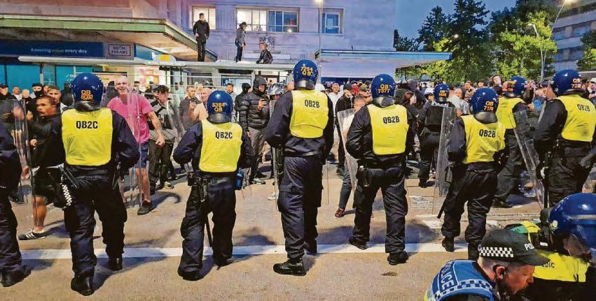 Police told to improve public communications