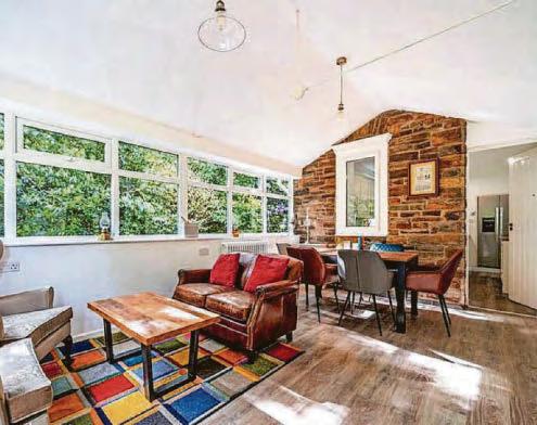 VICTORIAN FORMER GATEHOUSE