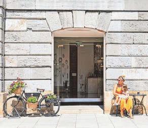 Art and free fashion show at Royal William Yard