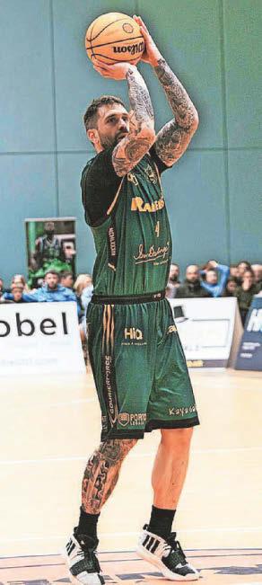 Raiders weather Hurricanes first quarter storm