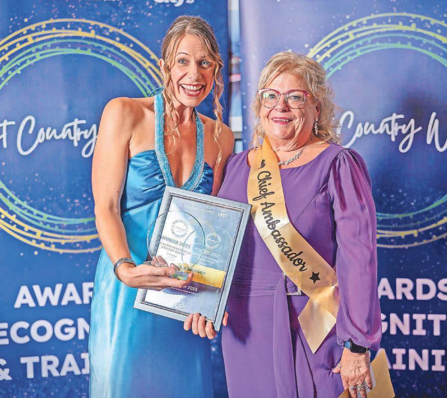 Ellie's community art works win top award