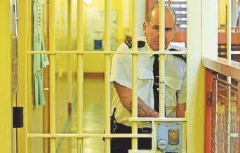 Early release inmate 'on run for 579 days'