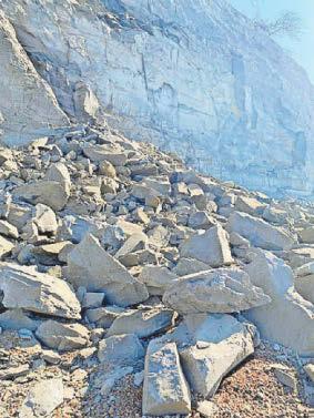 Warning to ‘stay away after rock fall