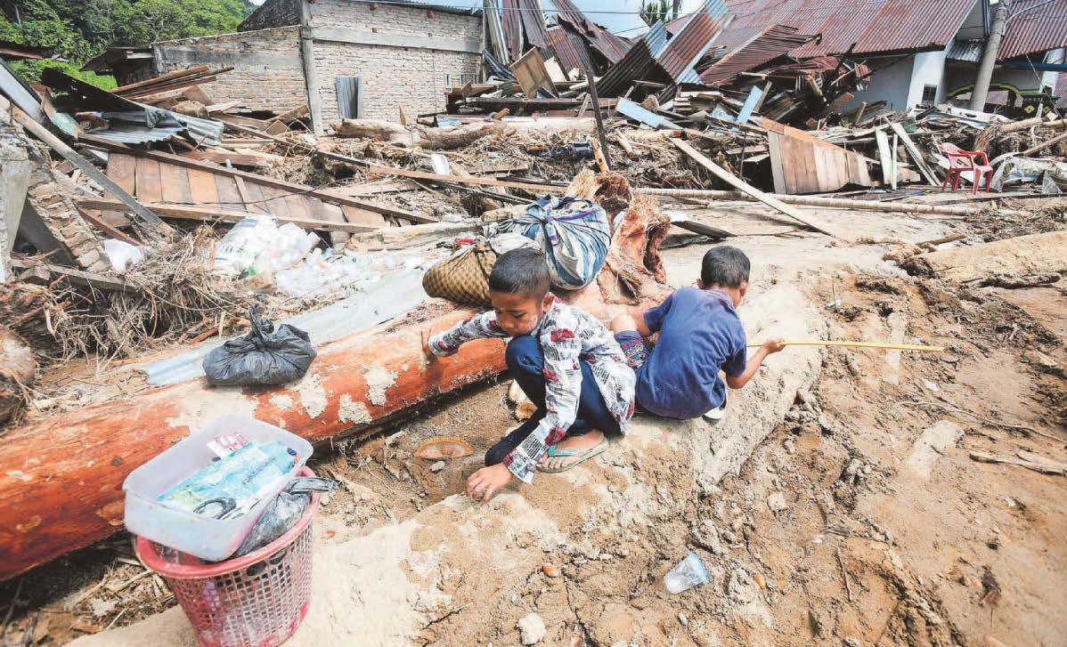 More than 800 still missing after Asia flooding | Western Morning News ...