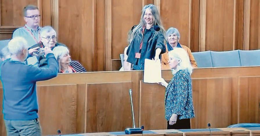 Petition to save youth centre amid concerns children will be susceptible to drugs gangs