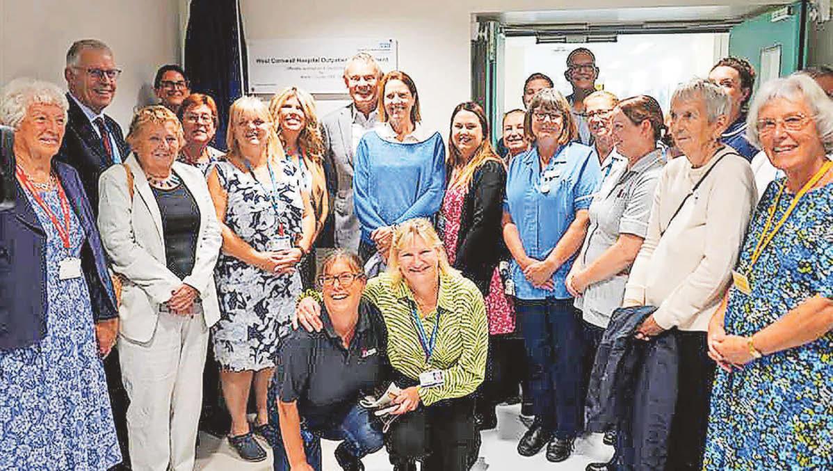 TV's Doc Martin officially unveils plaque at outpatient department