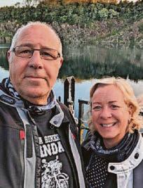 Tributes to 'lovely couple' killed in cable car plunge