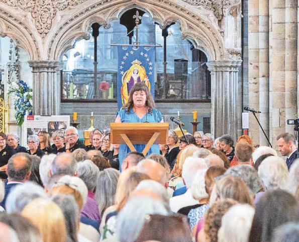 Hundreds attend memorial service for co-founder of children's charity
