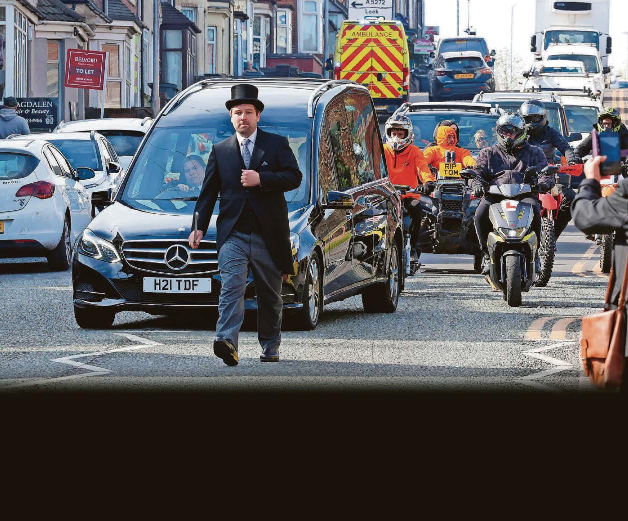 Final farewells to 'a loveable rogue'