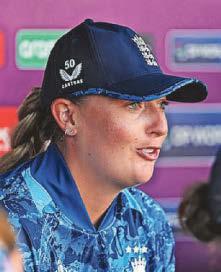 Women sweating on Sophie for semis