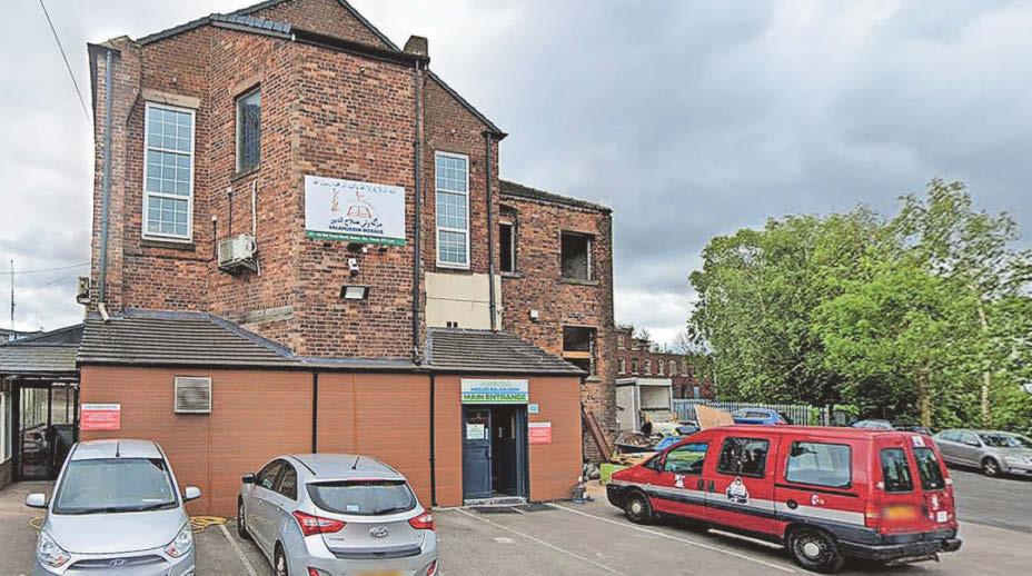 Prayer leader picked up fork as mosque protesters arrived