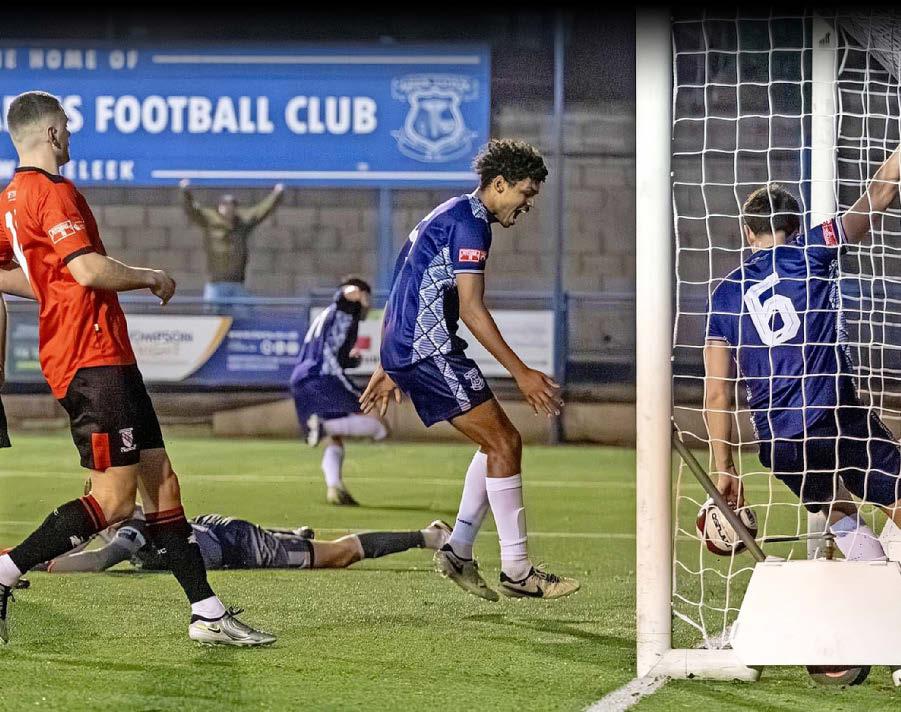 Weir lifts Blues with winner at the death