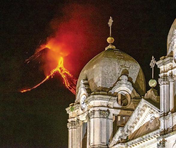 Mount Etna all fired up