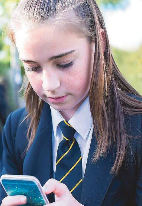 Tory call for school phone ban and crackdown on social media