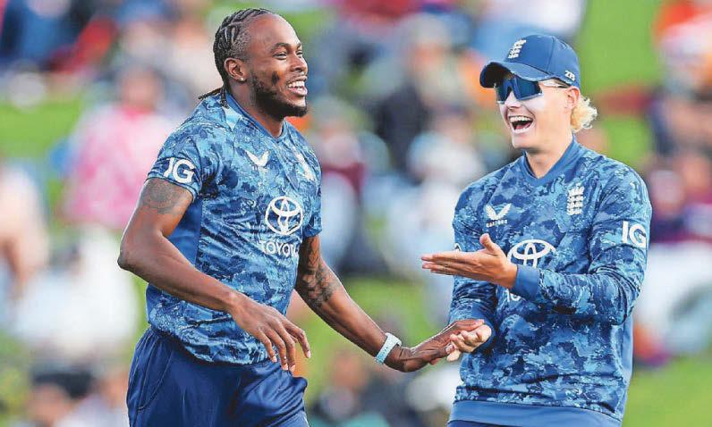 England contract reward for Bethell