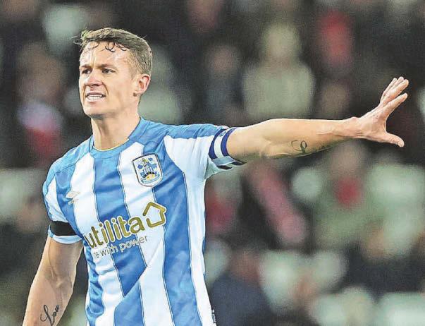 Former skipper Hogg back in mentoring role