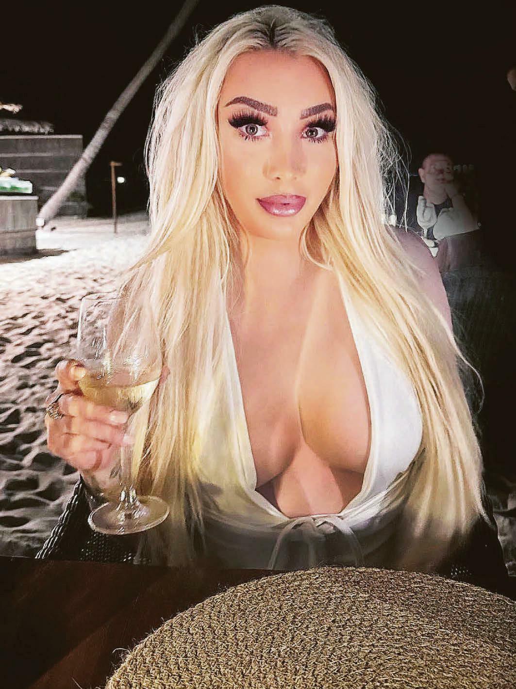 Porn star to tell all on Farage 'clinch' in new book