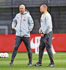 Ajax given permission for Heitinga head coach talks