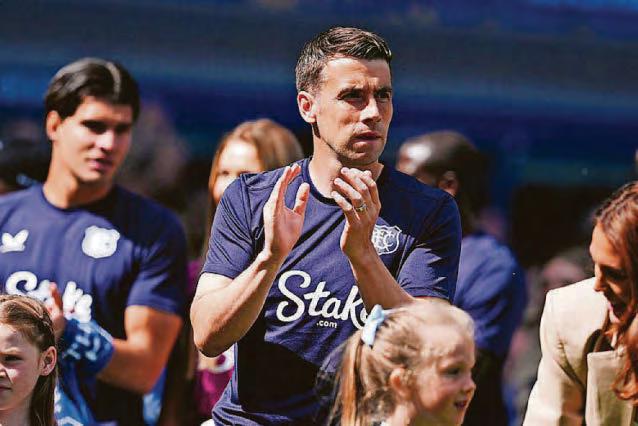 Ireland boss wants to keep Coleman going