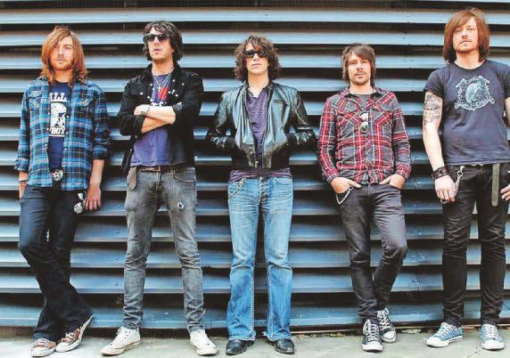 Tributes to 'one of the greatest frontmen ever to grace a stage'