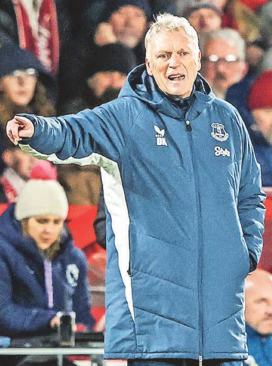 Moyes 'comfortable' over contract talks with 'fantastic' James
