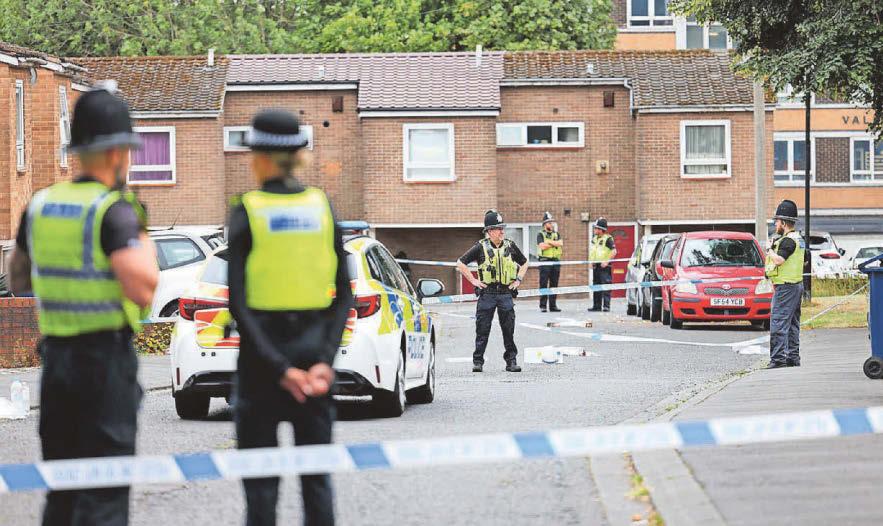 Two men in hospital after brawl in street