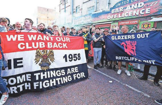 Red Devils fans gun for owners in fresh protest