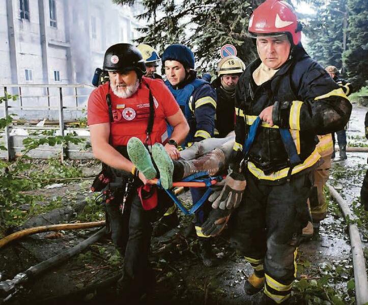 Three killed in 'powerful' Russian strike