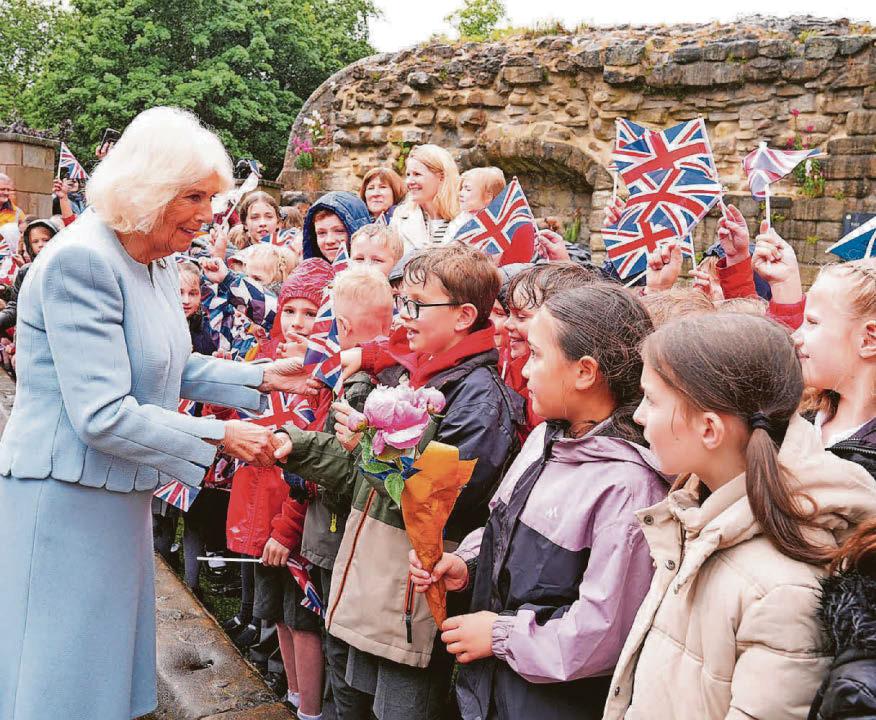 Queen backs Holly's Hope knife campaign