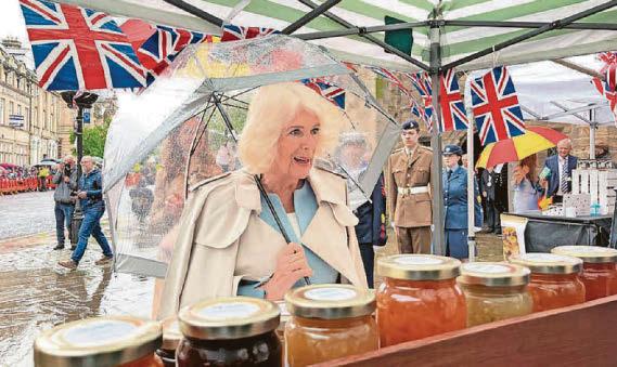 Weather doesn't dampen the joy of Queen's visit
