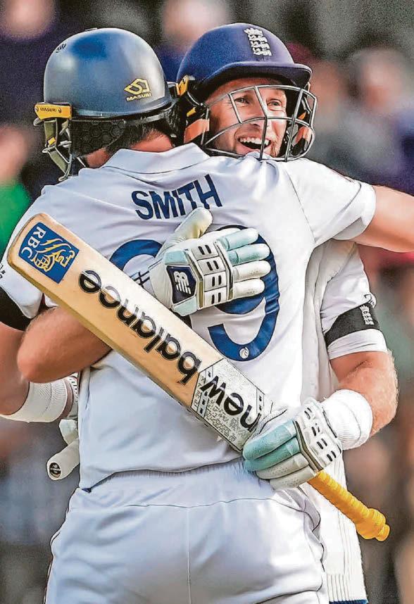 Duckett's 149 guides England to heroic win