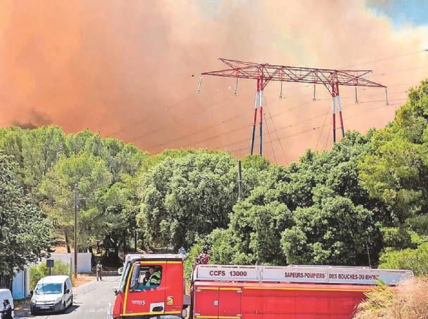Searchers scour debris for missing