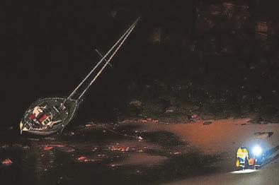 Bomb squad called to stricken boat after rescue