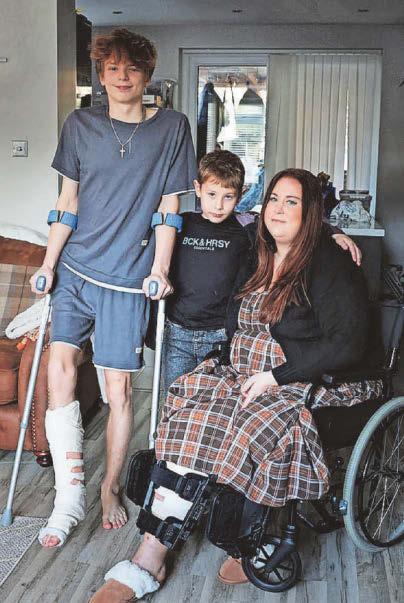 Hero teen saved his little brother from being hit by a car