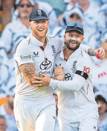 Stokes leaps to defence of under-fire England opener Duckett