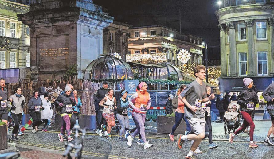 Thousands take on new HogmanHoway 5K New Year's Eve run
