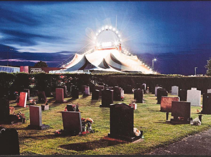 Winning photograph captures darkness and light