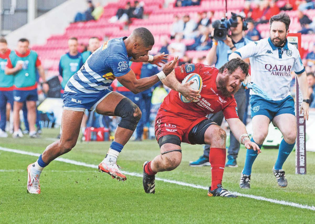 Scarlets face battle to keep hold of star hooker
