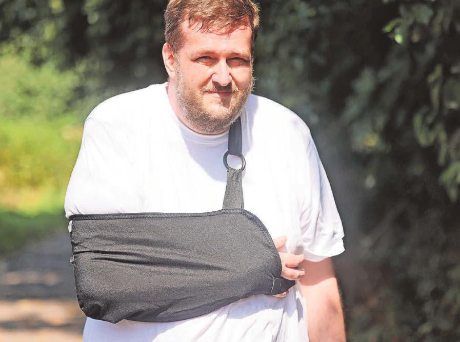 Doctors sent me home with antibiotics - now I can't use my arm