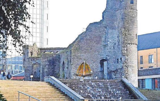 Talks over future of Swansea castle