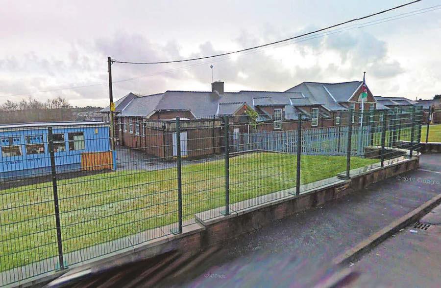 School closed over knife threat